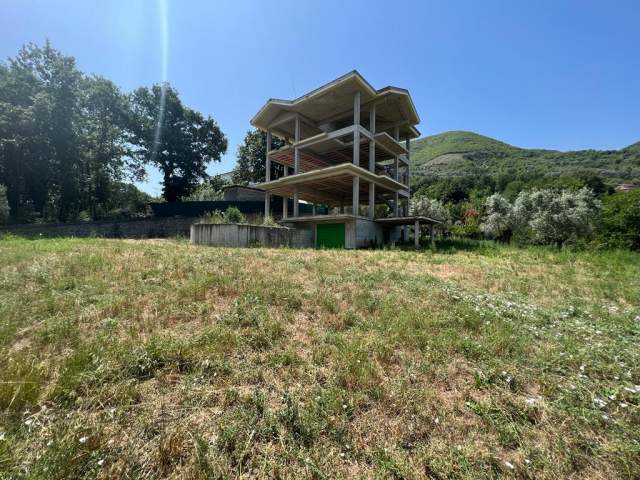 Tirane, shes Vile 1.800 m² 330.000 Euro (Dobresh)