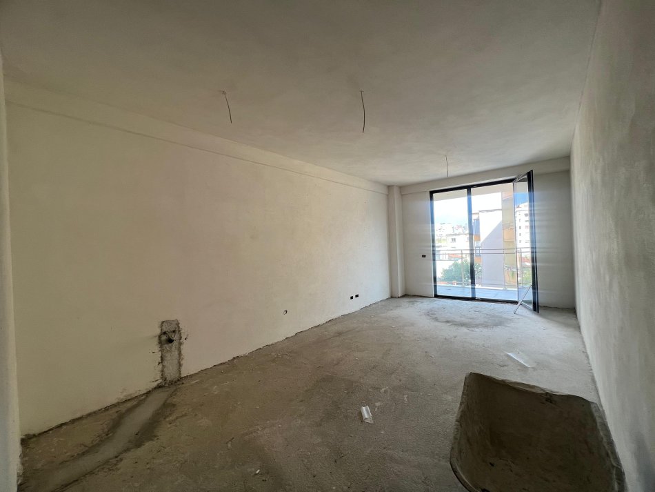 Tirane, shes apartament 2+1+Aneks+Ballkon Kati 1, 113 m² 226.000 € (MINE PEZA)