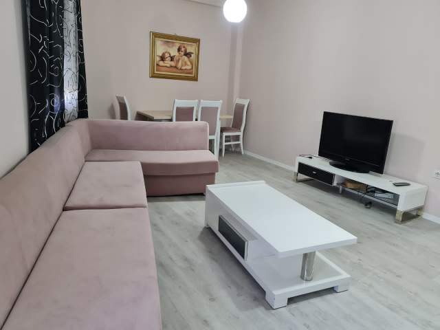 Tirane, jepet me qera apartament 2+1 Kati 3, 550 eur