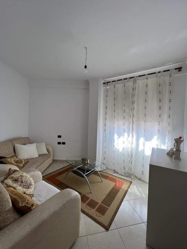 Tirane, jepet me qera apartament 3+1+Ballkon Kati 9, 117 m² 650 € (Astir)