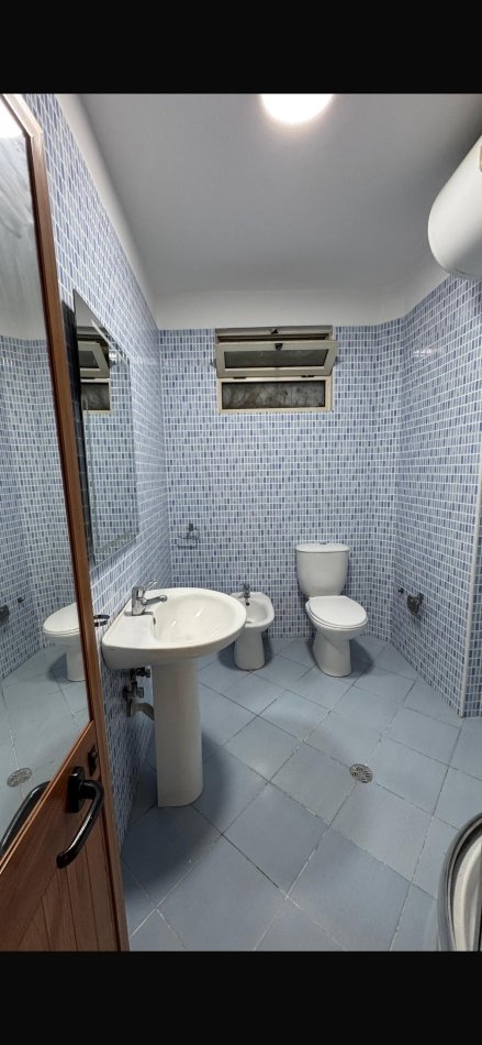 Tirane, jepet me qera apartament 2+1+Ballkon Kati 5, 70 m² 600 € (21 Dhjetori)