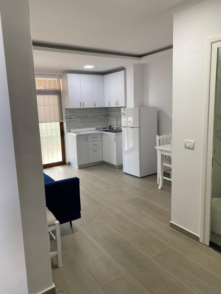 Tirane, jepet me qera apartament 1+1 Kati 1, 61 m² 400 € (QSUT Fakulteti Mjeksis)