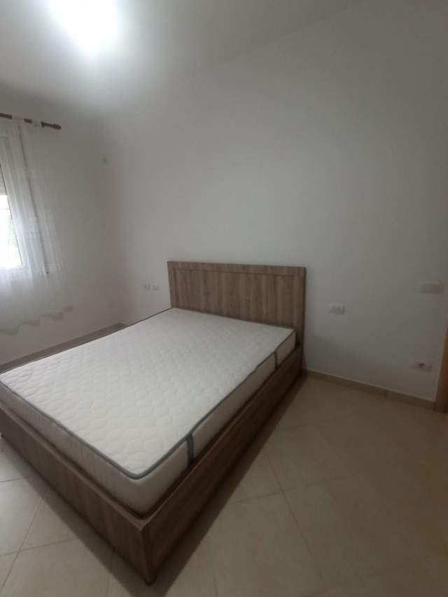 Tirane, jepet me qera Vile 2+1+BLK Kati 1, 68 m² 40.000 Leke (Rruga e Zallit)