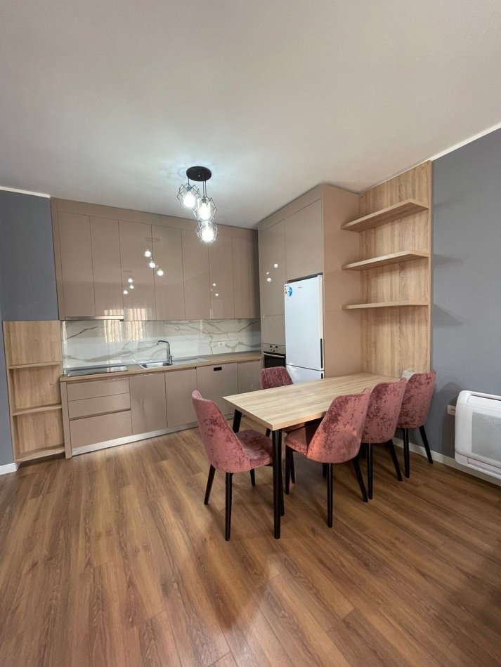 Tirane, jepet me qera apartament 2+1+Ballkon Kati 7, 107 m² 600 € (Oasis Residence)