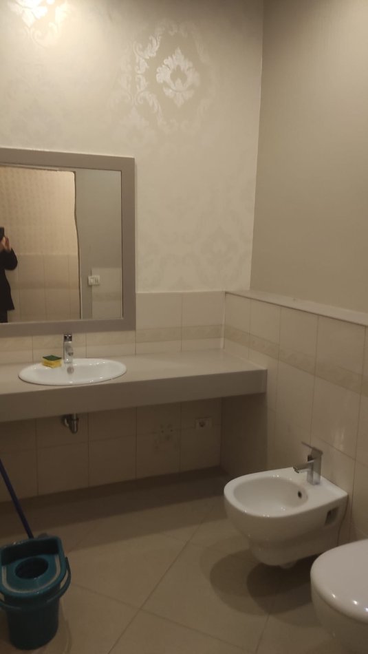 Durres, jepet me qera ambjent biznesi Kati 0, 91 m² 900 € (Prane Gjykates)