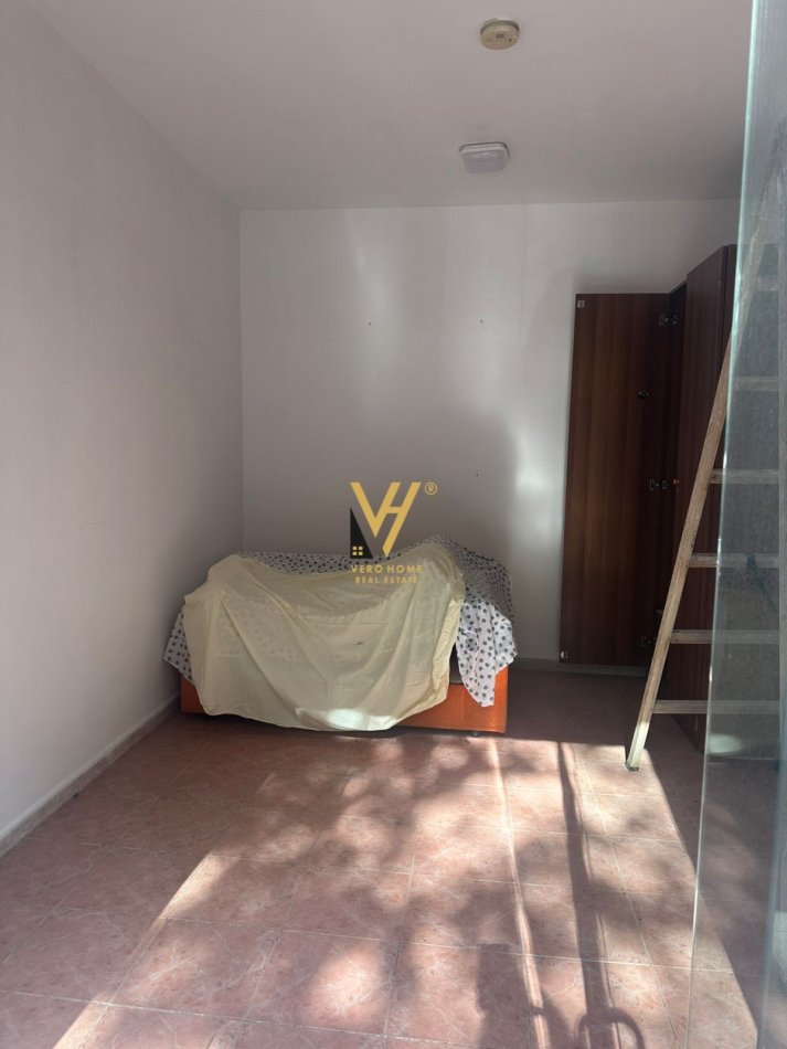 Tirane, jepet me qera dyqan Kati 0, 11 m² 160 € (QYTETI I STUDENTIT)