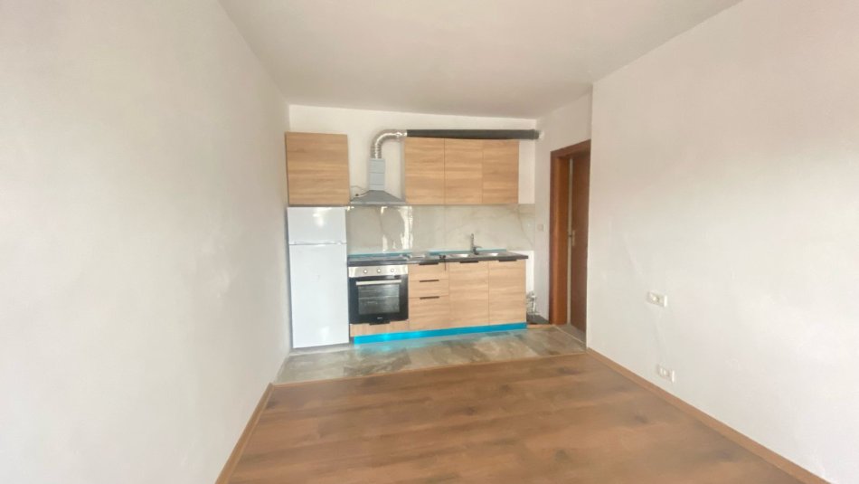 Jepet Apartament me qira 1+1 tek Jordan Misja 350 Euro/Muaj