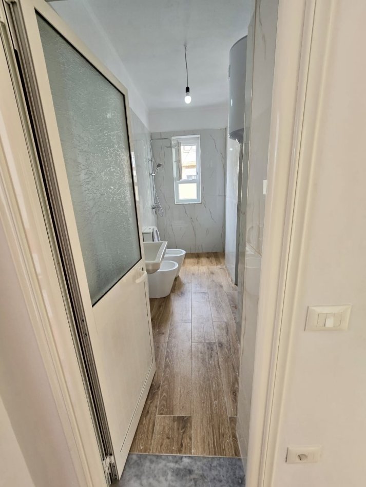Tirane, shitet apartament 2+1+Aneks+Ballkon Kati 3, 75 m² 129.000 € (Oxhaku afer Pediatris)