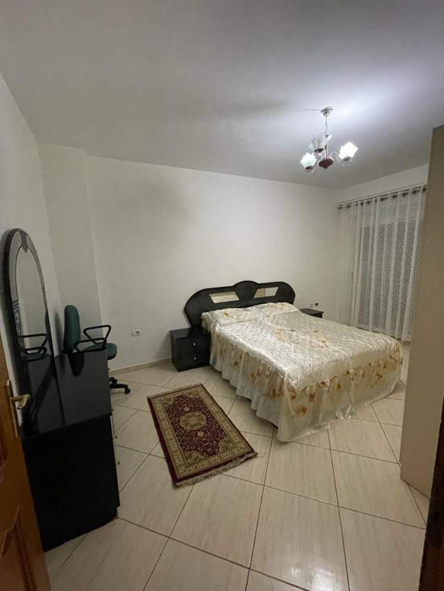 Tirane, jepet me qera apartament 2+1+BLK Kati 2, 100 m² 450 Euro (Kompleksi Ndregjoni)