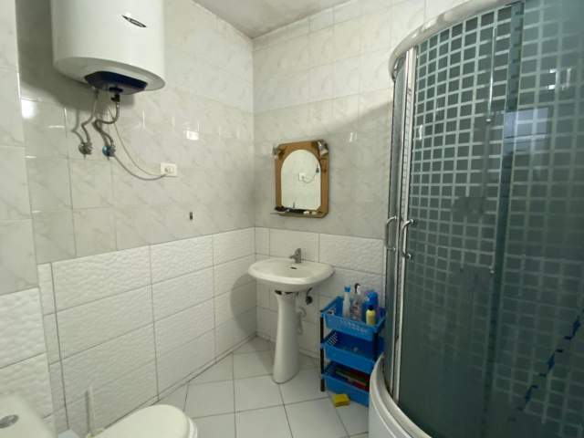 Tirane, shitet apartament 2+1+BLK Kati 3, 117 m² 125.000 Euro (pranë shkollës "Dëshmorët e Lirisë” në Rr. “Marga)
