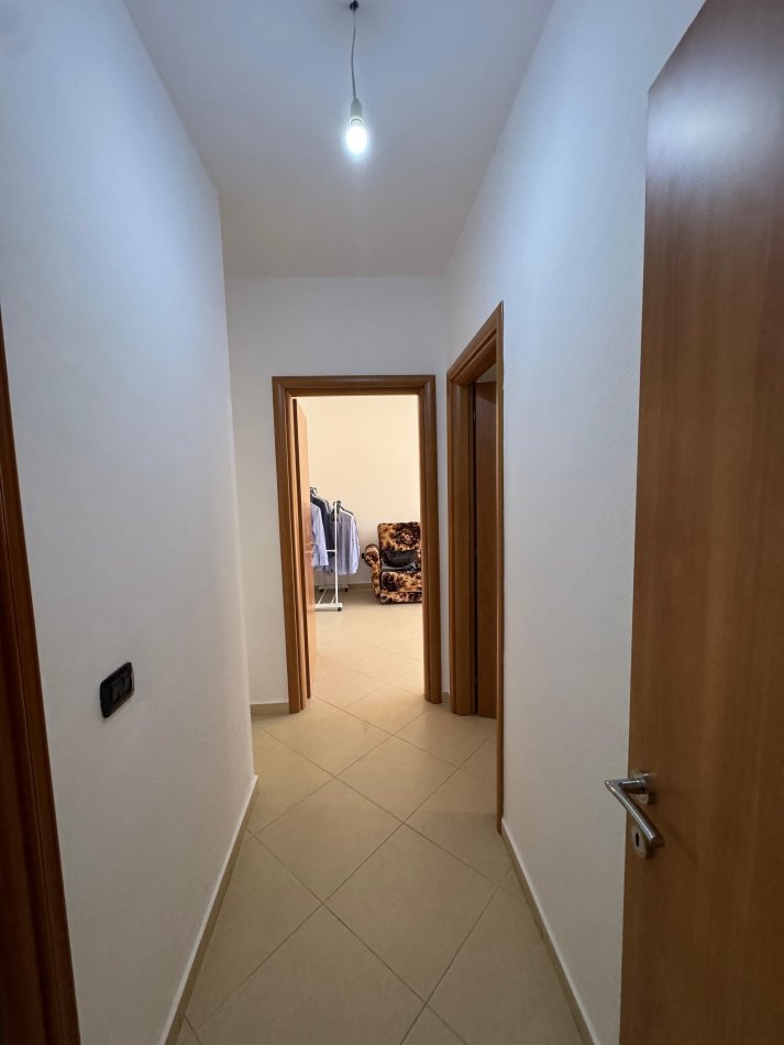 Tirane, shitet apartament 2+1+Ballkon Kati 1, 109 m² 150.000 € (Rruga Loni Ligori)