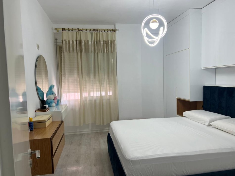 Durres, shes apartament 1+1 Kati 4, 110.000 € (Plazh, Durres)