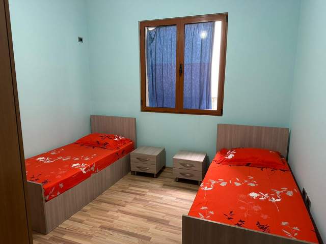 Tirane, jepet me qera shtepi 2+1+A+BLK Kati 1, 110 m² 40.000 Leke (prane Rosman Lala)
