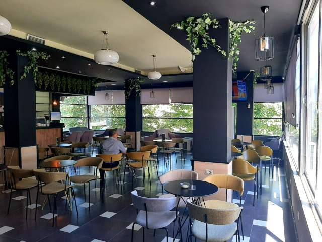 Tirane, jepet me qera ambjent biznesi Kati 1, 300 m² 2.500 Euro (Kamez)