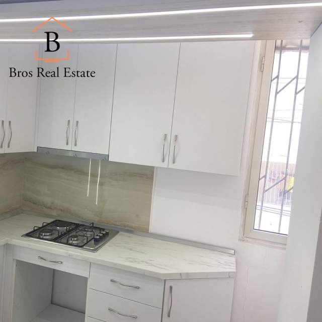 Tirane, jepet me qera apartament 1+1 60 m² 450 Euro