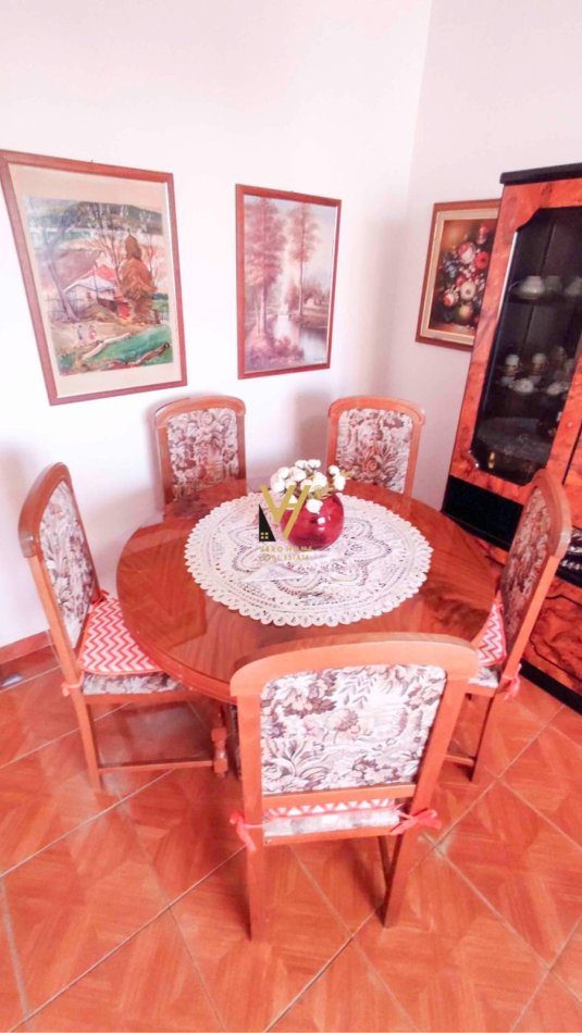 Tirane, jepet me qera apartament 2+1+Ballkon Kati 4, 78 m² 650 € (SHKOLLA E KUQE)