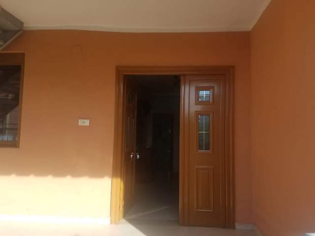 Elbasan, shitet shtepi 300 m² 10.000.000 Leke