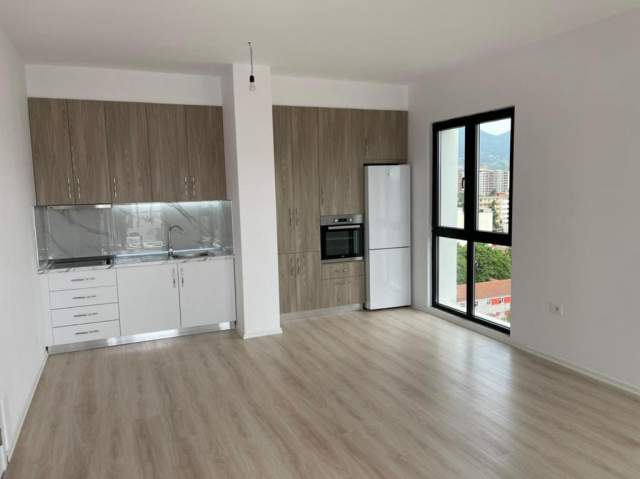 Tirane, jepet me qera apartament Kati 11, 125 m² 500 Euro