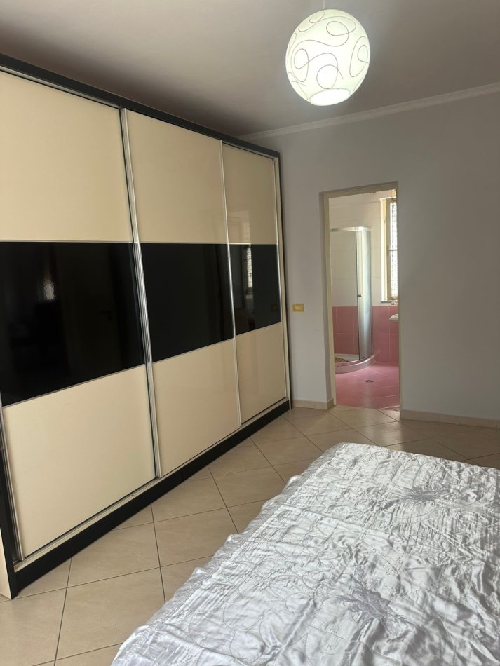 Durres, jepet me qera apartament 2+1+Aneks+Ballkon Kati 3, 110 m² 450 €
