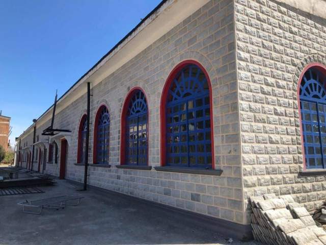 Elbasan, jepet me qera ambjent biznesi 6.000 m² 2.000 Euro