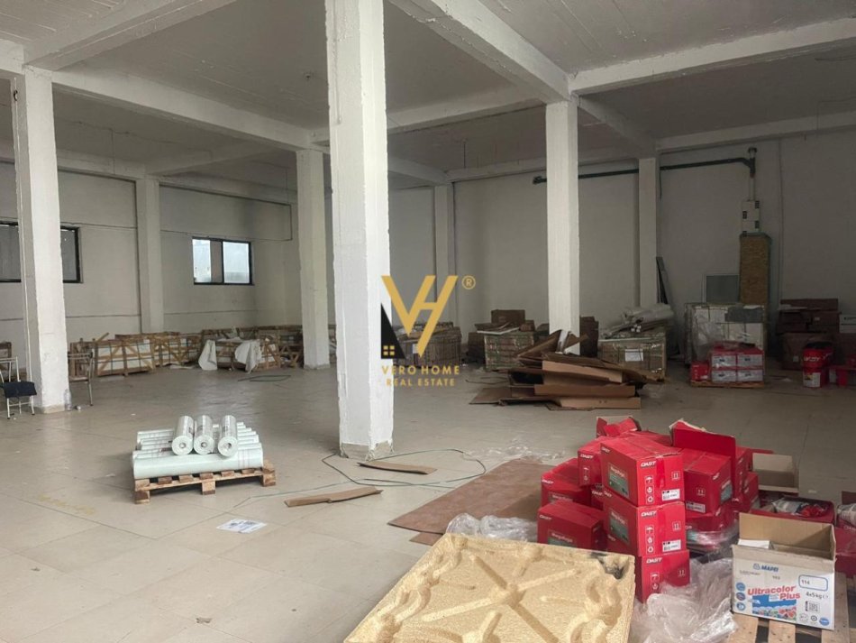 Tirane, jepet me qera magazine Kati 0, 1.200 m² 8.400 € (RRUGA 5 MAJI)