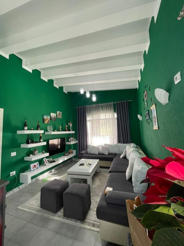 Tirane, shitet Vile 5+1+A Kati 1, 313 m² 250.000 Euro (LUNDER)