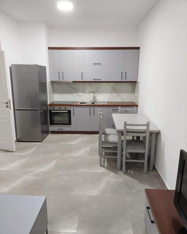 Tirane, jepet me qera apartament 1+1+BLK Kati 7, 64 m² 350 Euro (Rruga Kongresi i Manastirit)