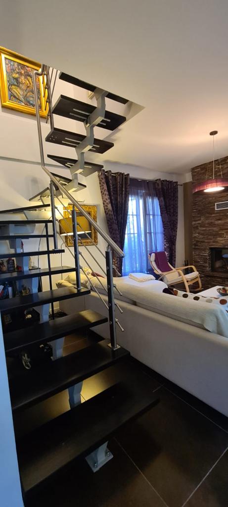 Durres, jepet me qera Vile 2 Katshe 160 m² 1.650 Euro (Kompleksi "Lura 1", Gjiri i Lalzit)