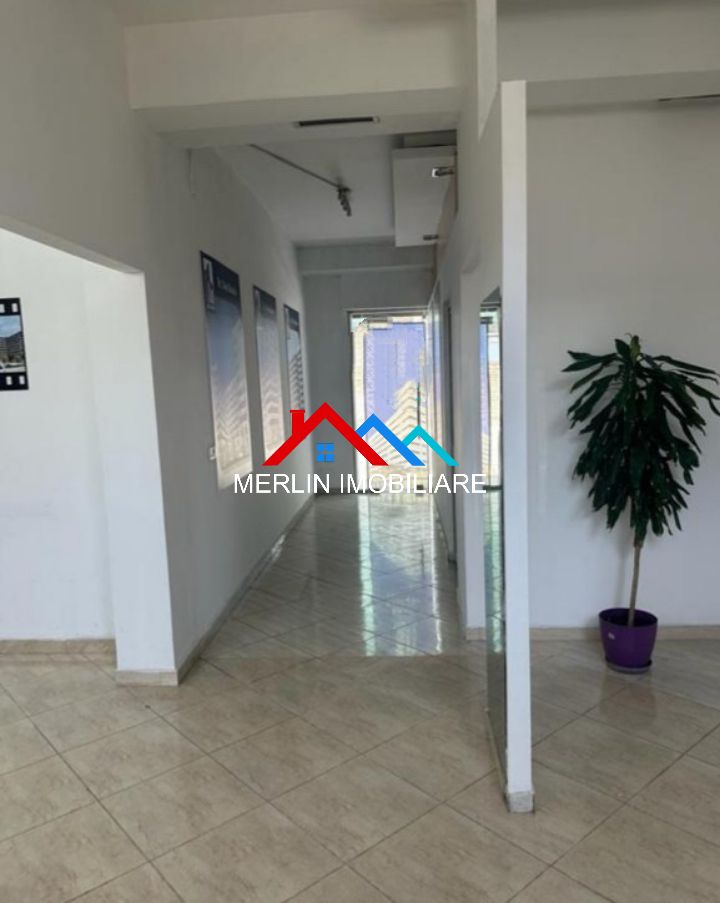 Tirane, jepet me qera ambjent biznesi Kati 0, 50 m² 400 € (Laprake)