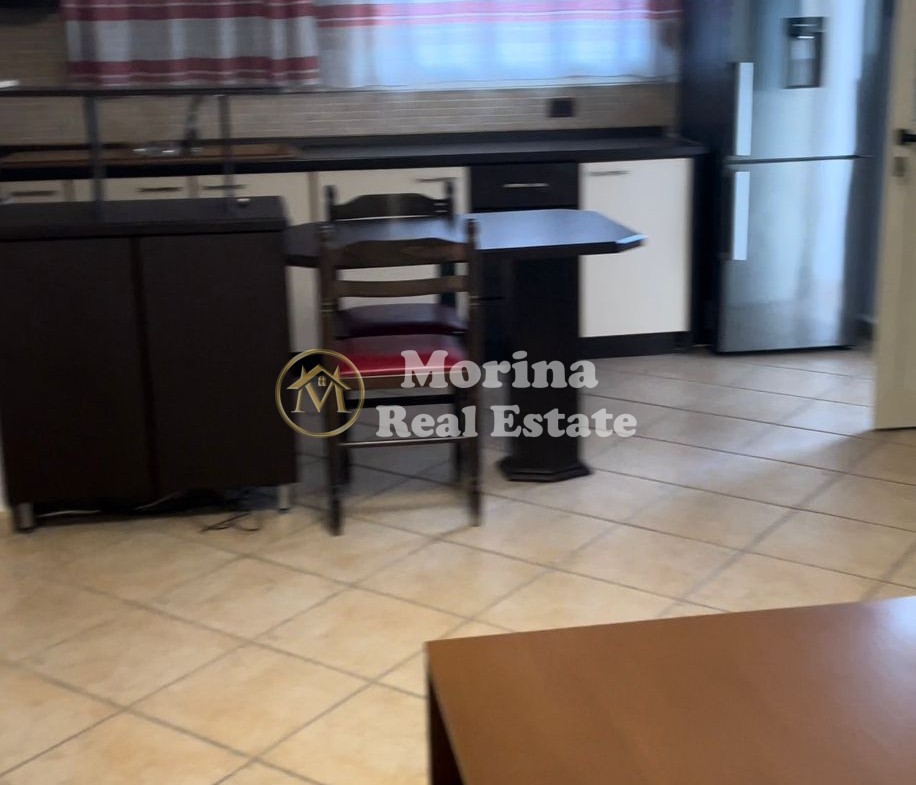 Tirane, jepet me qera apartament 2+1 Kati 4, 95 m² 600 € (21 Dhjetori)