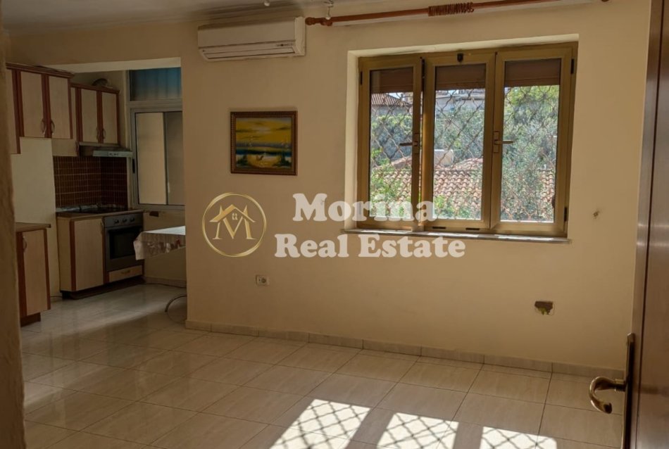 Tirane, shitet apartament 1+1 Kati 1, 56 m² 129.000 € (Rruga Mihal Grameno/Shkolles se Baletit)