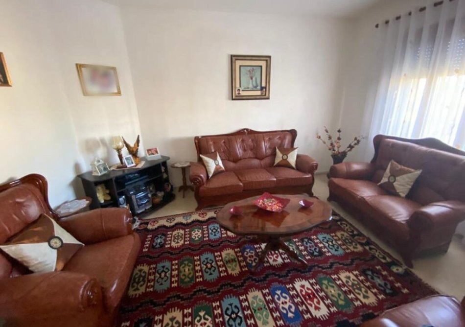Kavaje, shitet Vile 4+1+Aneks+Ballkon , 393 m² 120.000 € (rruga Egnatia , Kavaje)