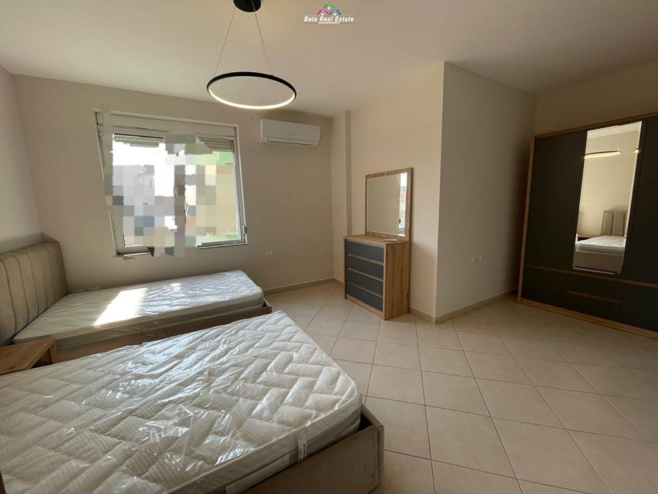 Tirane, jepet me qera apartament 2+1 Kati 3, 110 m² 850 € (RRUGA E KAVAJES)