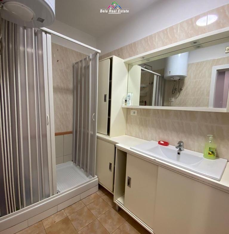 Tirane, jepet me qera apartament 2+1 Kati 13, 122 m² 1.100 € (ish ekspozita)