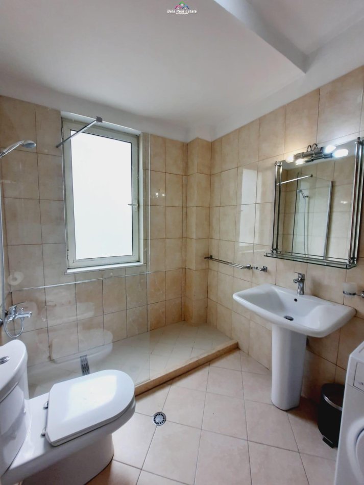 Tirane, jepet me qera apartament 2+1 Kati 3, 115 m² 800 € (prane Kopshtit Zoologjik, Rruga Eduart Mano)