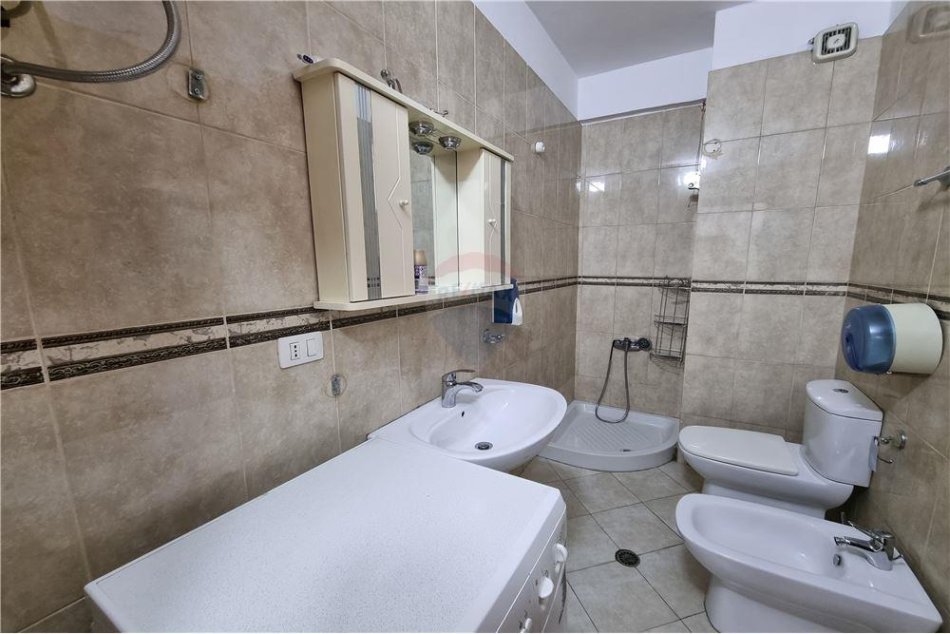 Tirane, shitet apartament 2+1 Kati 7, 80 m² 165,000 € (Kompleksi Halili - Rruga e Dibrës - Selvia)