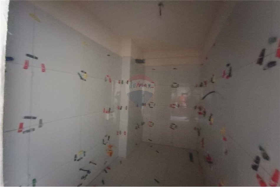 Tirane, shitet apartament 1+1 Kati 5, 75 m² 91.000 € (rruga lidhja e prizrenit - Treni - Bulevardi i Ri)