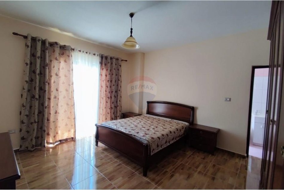 Tirane, jepet me qera apartament 2+1 Kati 4, 105 m² 550 € (Rruga Elbasanit)