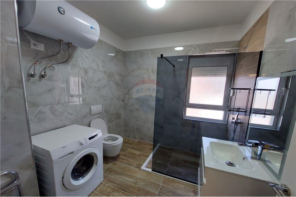 Tirane, jepet me qera apartament 2+1 Kati 6, 110 m² 800 € (Prokuroria e Tiranes - Rruga Mine Peza)