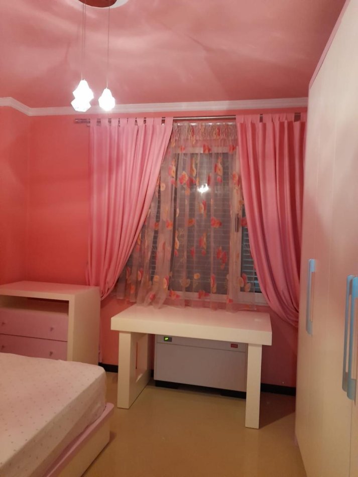 Tirane, jepet me qera apartament 2+1 Kati 5, 70 m² 500 € (vilat gjermane)