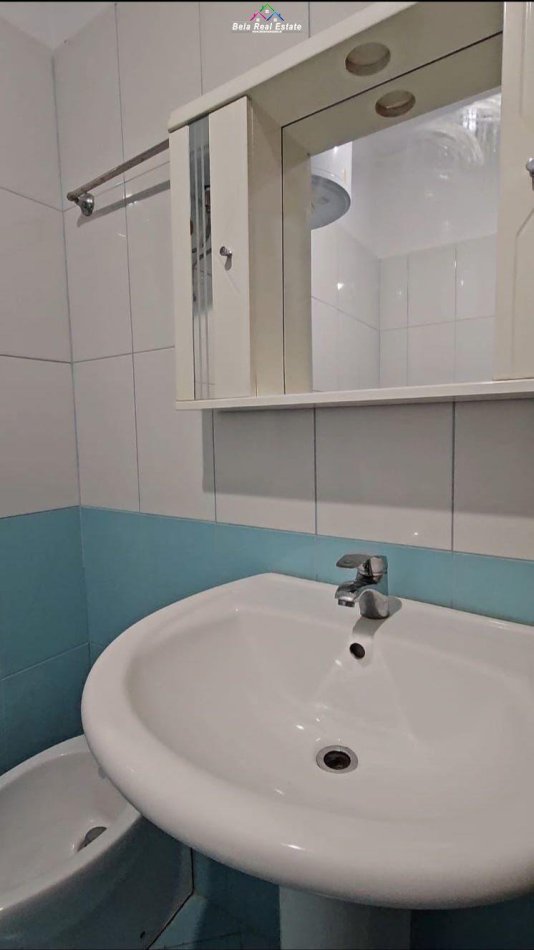 Tirane, jepet me qera 1+1+Ballkon Kati 5, 60 m² 370 € (don bosko)
