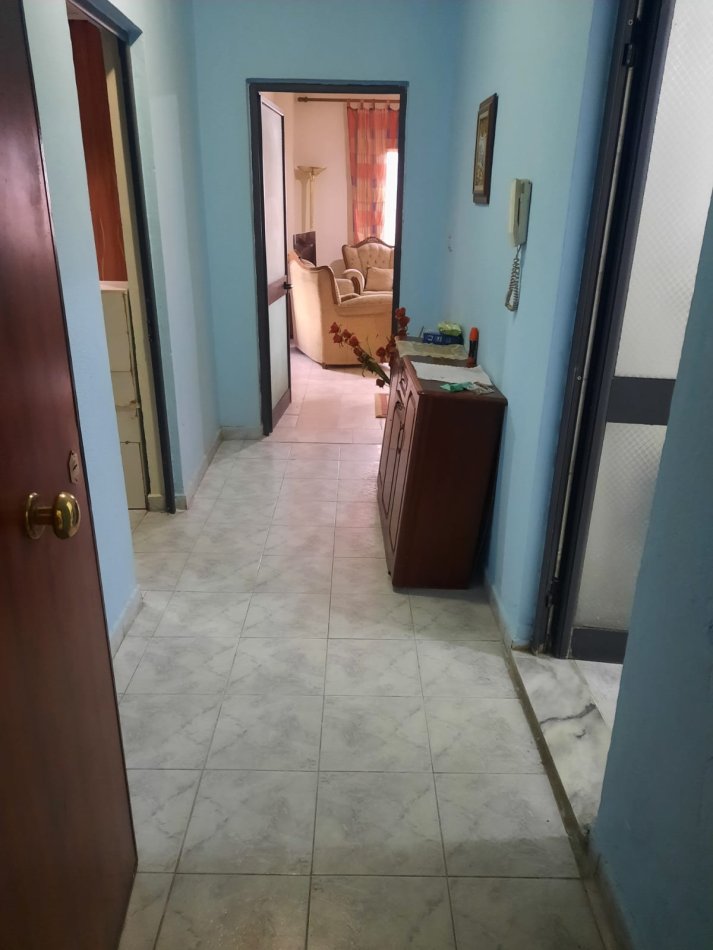 Tirane, jepet me qera apartament 1+1+Ballkon Kati 9, 78 m² 500 € (RRUGA E KAVAJES)