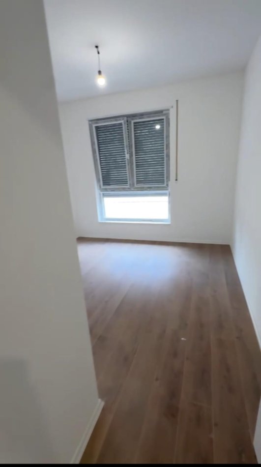 Tirane, jepet me qera zyre Kati 5, 95 m² 700 € (myslym shyri)