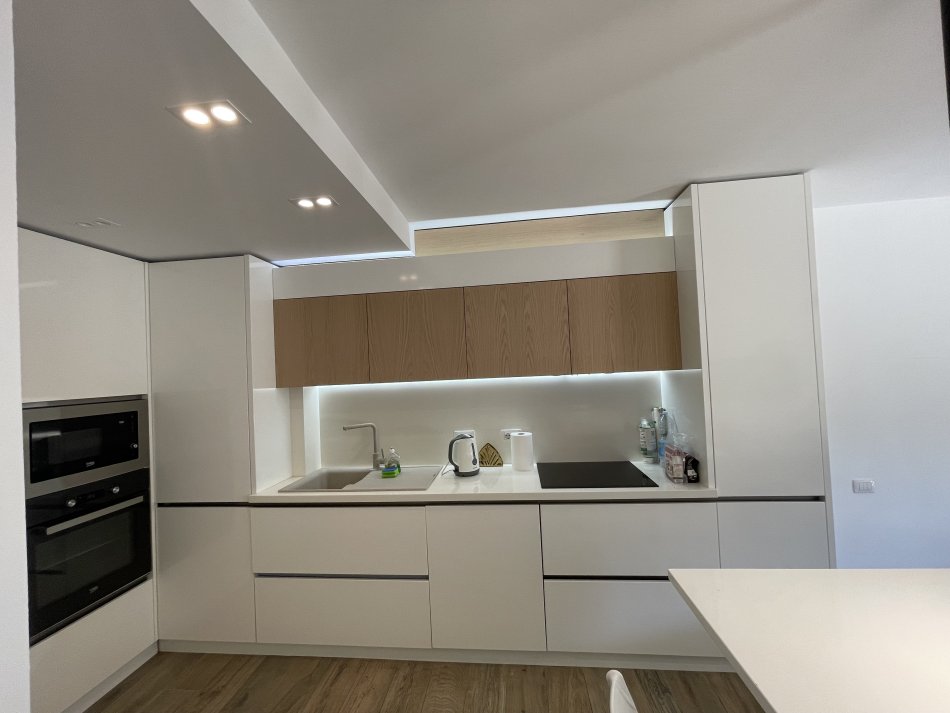 Tirane, jepet me qera Vile 3 Katshe Kati 0, 165 m² 2.000 € (Rezidence private, Mullet)