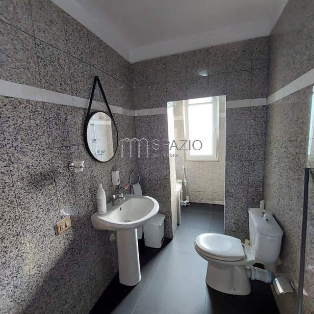 Tirane, jepet me qera apartament 2+1+BLK Kati 3, 90 m² 500 Euro (Rruga ''Myslym Shyri'')