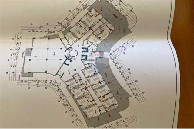 Tirane, jepet me qera ambjent biznesi 655 m² 4.500 Euro (FRESK)