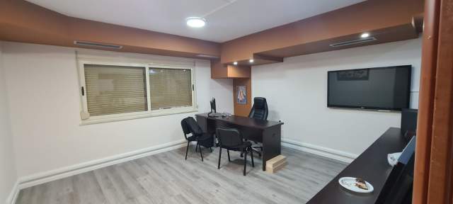 Tirane, jepet me qera zyre Kati 2, 195 m² 3000 Euro (blloku)