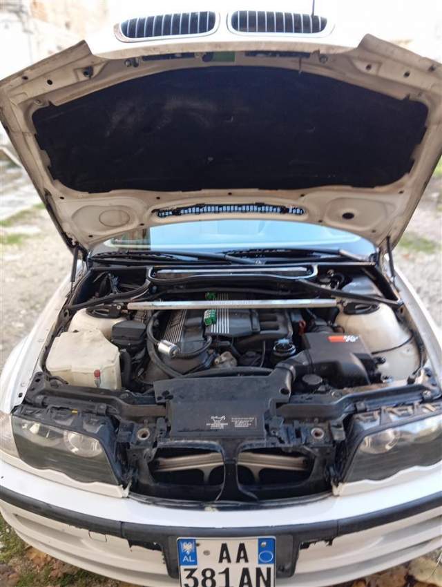 Berat, shes makine BMW 323I Viti 2000, 3.500 Euro