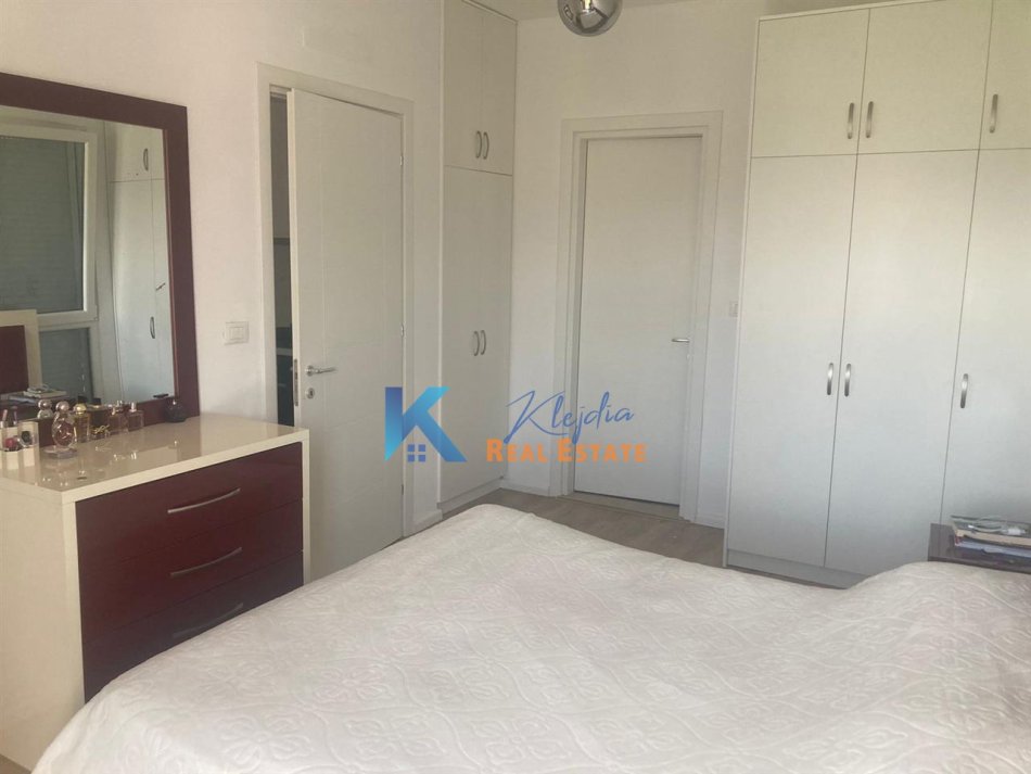 Tirane, shitet apartament 2+1 Kati 7, 105 m² 150.000 € (Ali Dem, afer kompleksit Mangalem)