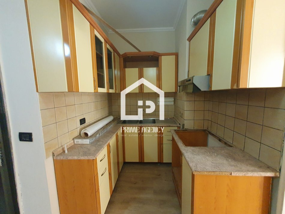 SHITET APARTAMENT 2+1/Zona: Misto Mame/ KOMPLEKSI DERVENI
